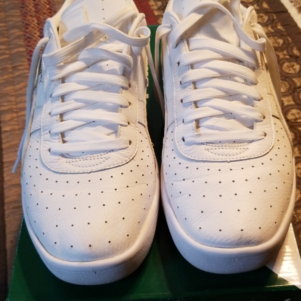 Puma tennis shoes